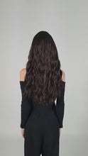 Load and play video in Gallery viewer, Tunder | Brown Long Wavy Synthetic Hair Wig with Bangs